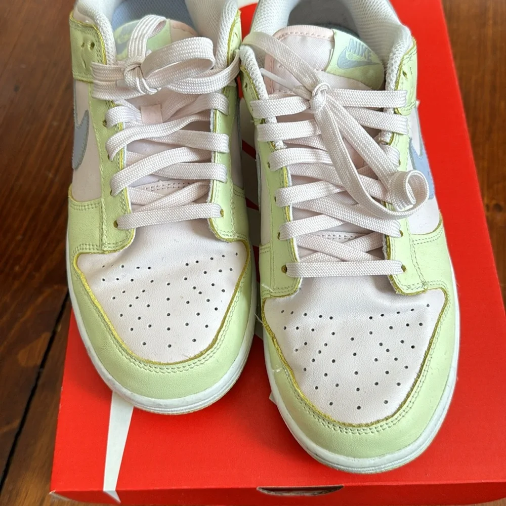 Nike Dunks In Pastel - Picture 3 of 7